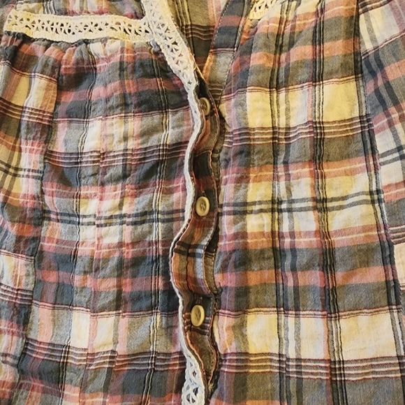 Hem & Thread Sleeveless Baby Doll Top - Picture 4 of 10